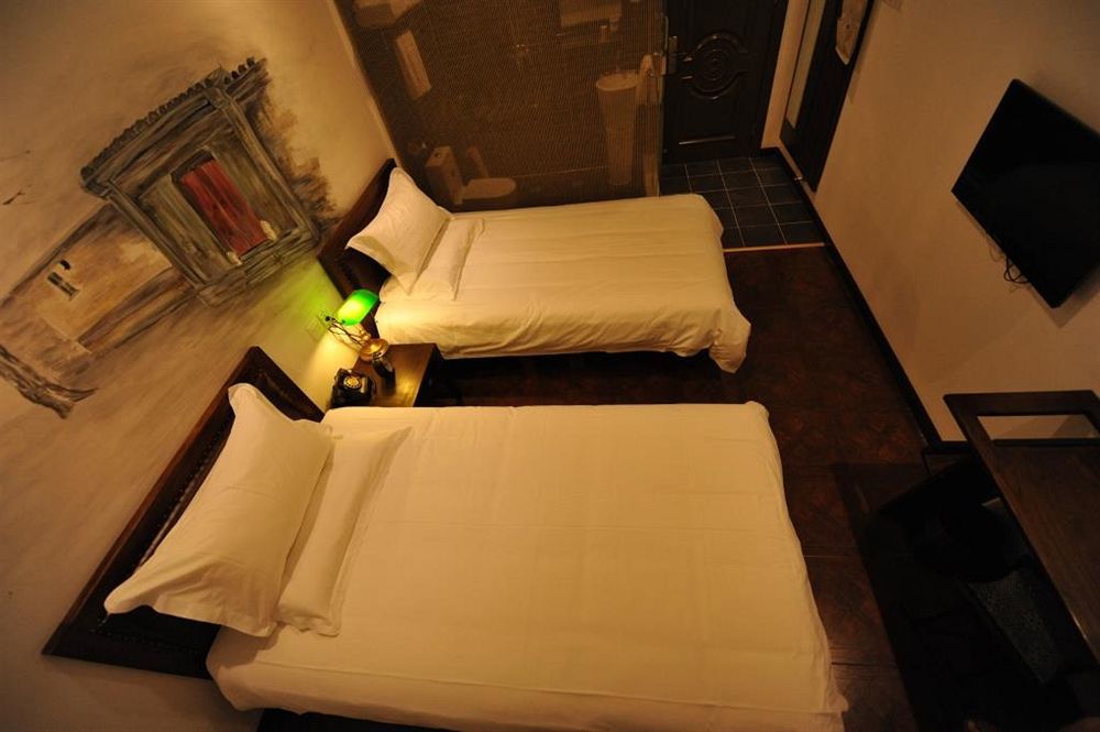 Nostalgia Hotel Beijing Guozijian Ghost Street - Near Beijing Lama Temple, Beihai Park, Jingshan Park, Drum Tower, Houhai Bar Street, Tian'Anmen Square, Located In Beijing Traditional Hutongs, 5 Minutes Away From Beixinqiao Metro Station Exterior foto